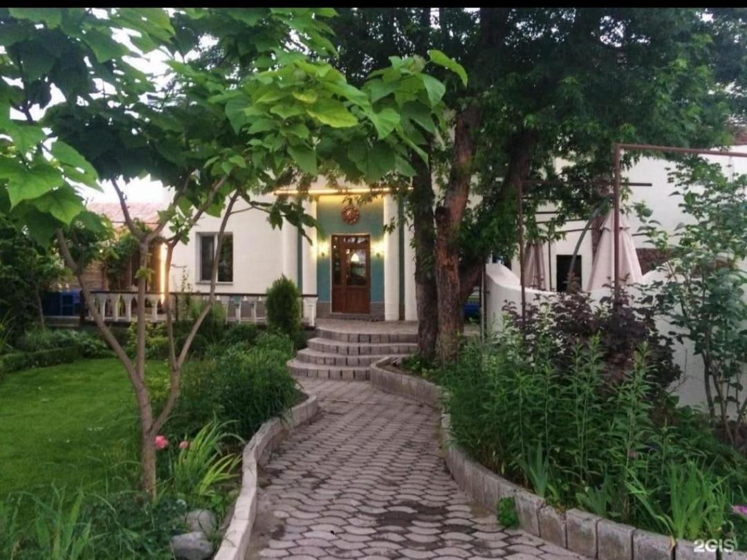 Strelets Hotel Bishkek Exterior photo
